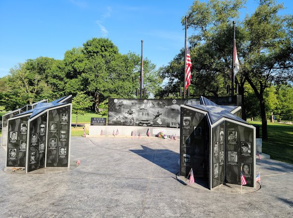 I didn't include the actual faces of the fallen, which are engraved on the sides of raised stars for some reason