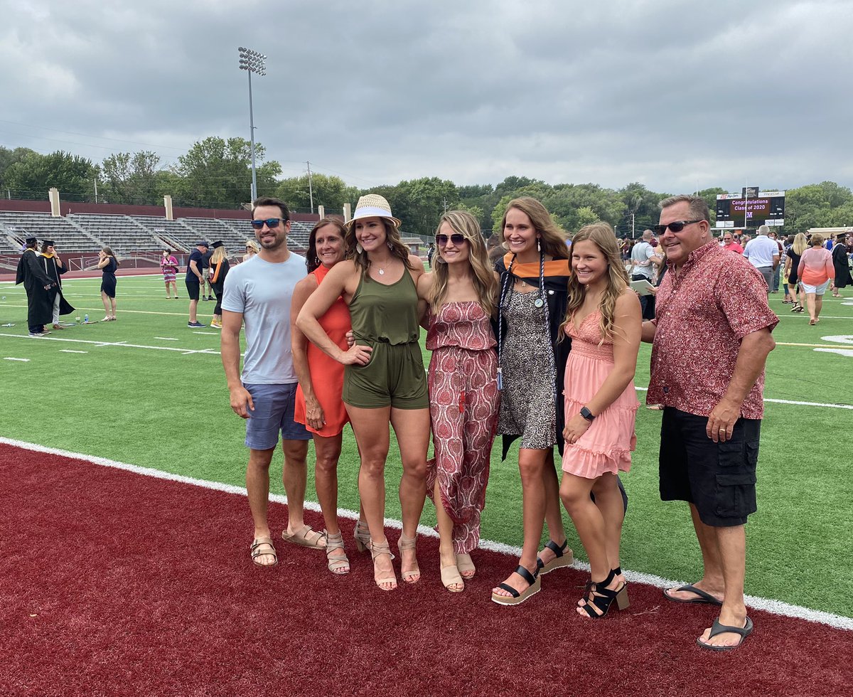 MorningsideEdu's tweet photo. Lots of great photos from commencement today. We will be putting everything into a Flickr album and sharing the link in the next couple weeks so you can download and share any of the photos we captured today. Please share your pics using #msideproud or #MsideGrad. https://t.co/p1UA20GgkI