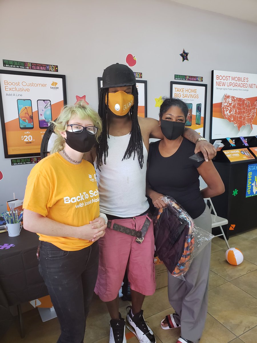 mthurmond23's tweet photo. Back to school event popping off in Nashville!!!! #booststackingdeals @boostmobile @dish #topatlanticsquad @AlysiaBoost https://t.co/bsj80sfWyu