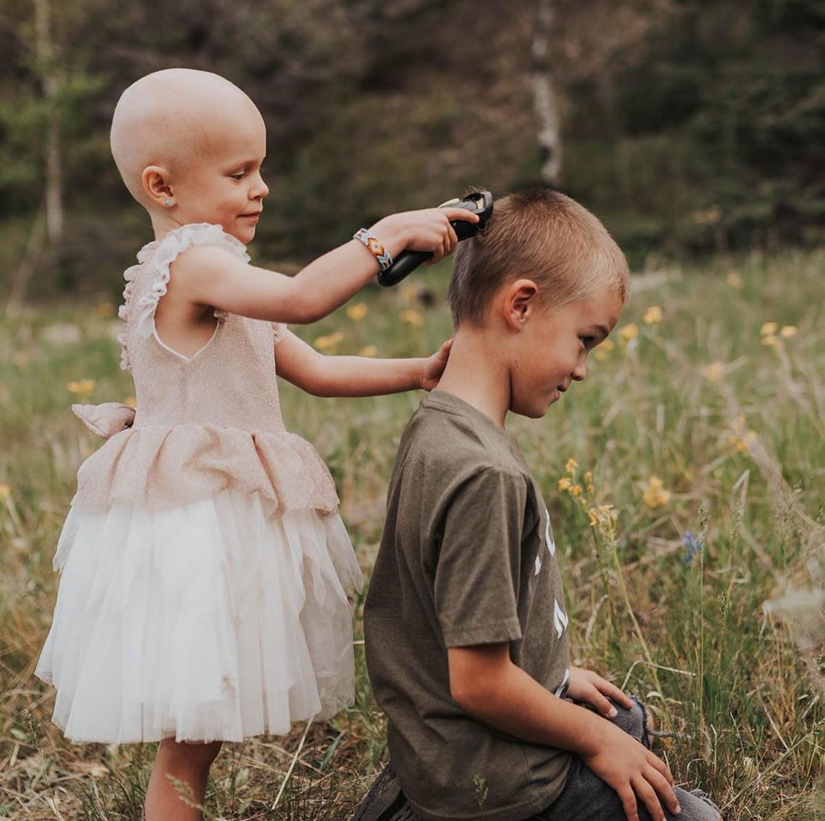 enews's tweet photo. "No words. Just happy tears. LAST CHEMO completed!!!!" Lula first gained the hearts of millions after a moment shared with her brother went viral. After 22 weeks and 13 chemotherapy treatments, she is announcing some beautiful news. 💕(📷:IG/kris_bowden/kbowdenphoto) https://t.co/bVekuVh4lc