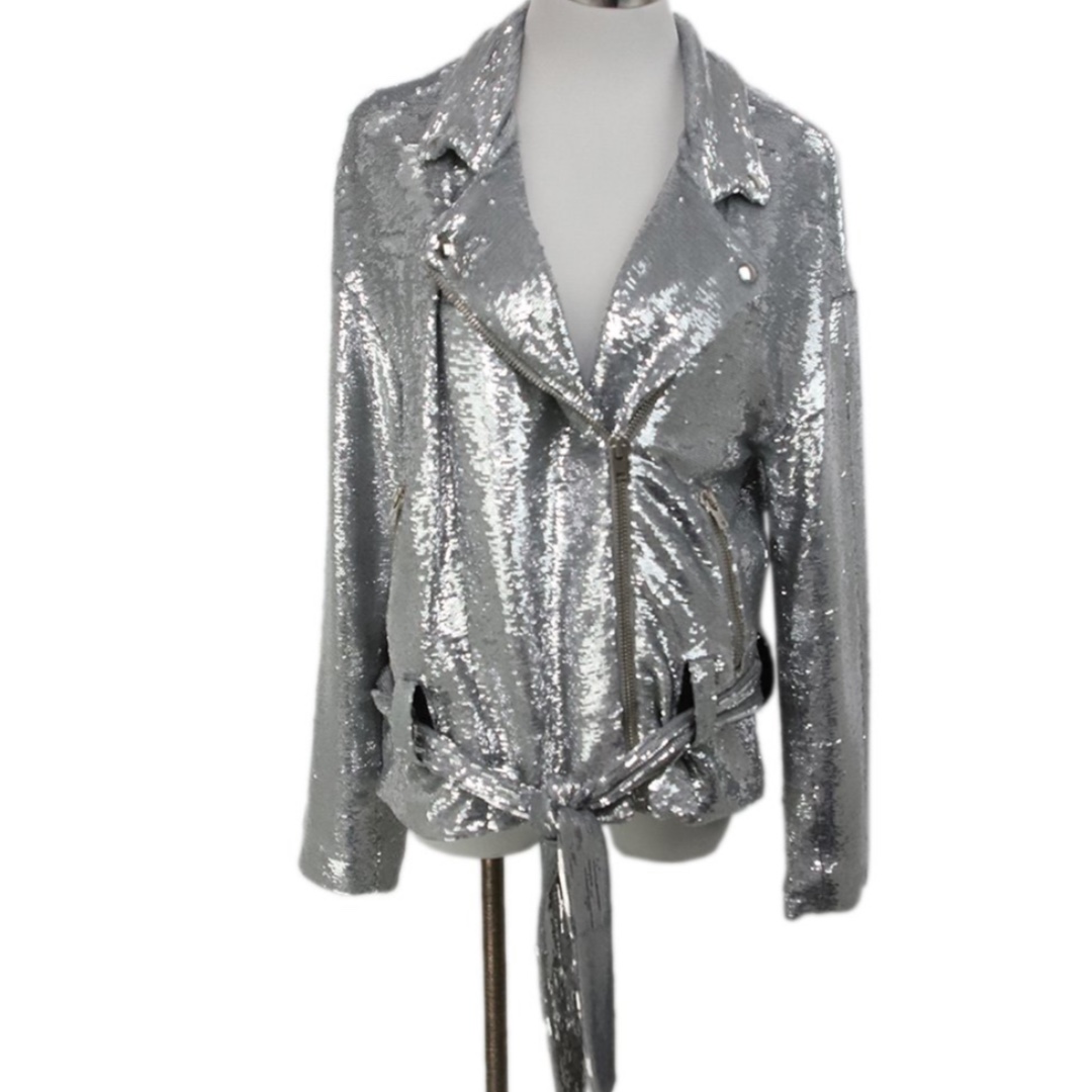 MichaelsConsign's tweet photo. This jacket screams "shine bright like a diamond!" 💎 ✨ 
​#IRO Metallic Silver Sequins Jacket Sz. 4 $375 https://t.co/GIhmhTVLwC