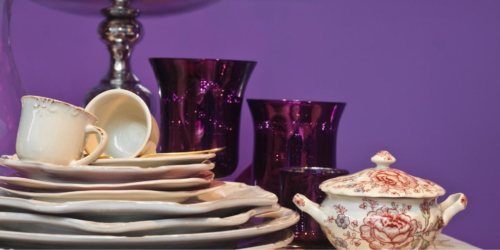genemundt's tweet photo. Some great ideas for those that inherited family #heirlooms. 3 Ways to Upcycle Your Collection of China Teacups, saucers, serving bowls, all deserve showcasing beyond a cabinet #FamilyChina #homedecor  https://t.co/4pRbFfm8K9 https://t.co/iCMI15ggjD