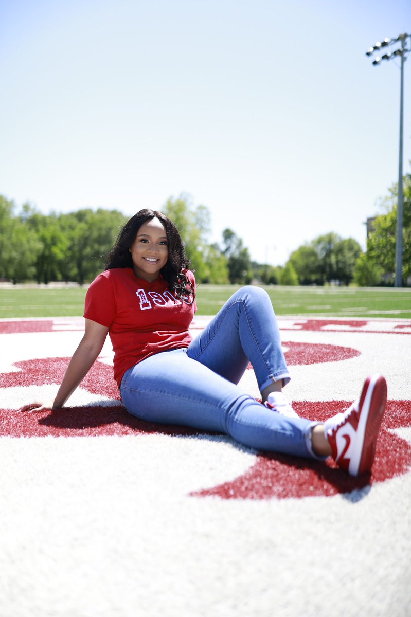 LZDivas's tweet photo. Allison “Pressure” Wrenn received a BS in Education with a major in Human Performance and Exercise Science and concentrations in both Nutrition and Fitness! 📚👩🏽‍🎓 She  plans on attending Graduate School before her ultimate goal of becoming a Physician Assistant! 👩🏽‍⚕️🤩🥰 #LZGRADSZN https://t.co/z7PzCjfSbH