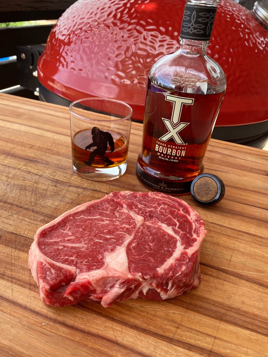 TXWhiskey's tweet photo. There are three steps to a perfect afternoon grill session: 
Drink
Heat
EAT.
Go to https://t.co/KnbmdWQgb4 for a chance to win a new grill for your one backyard! 
📸: Chad Amburn
#TXBourbon
#TXGrilling https://t.co/IFNiP9429I