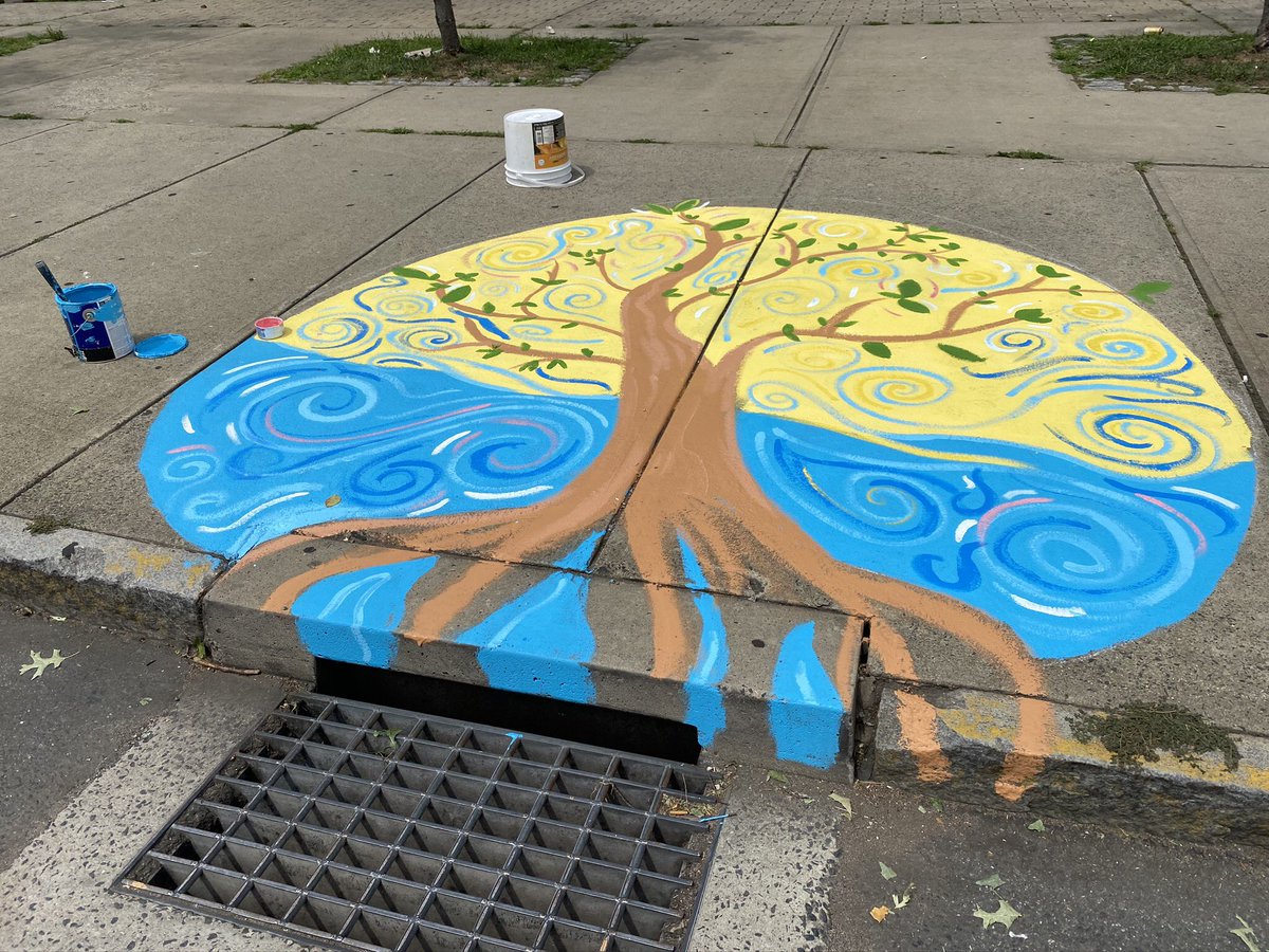 lof_art's tweet image. Painting Storm drains on Grand!