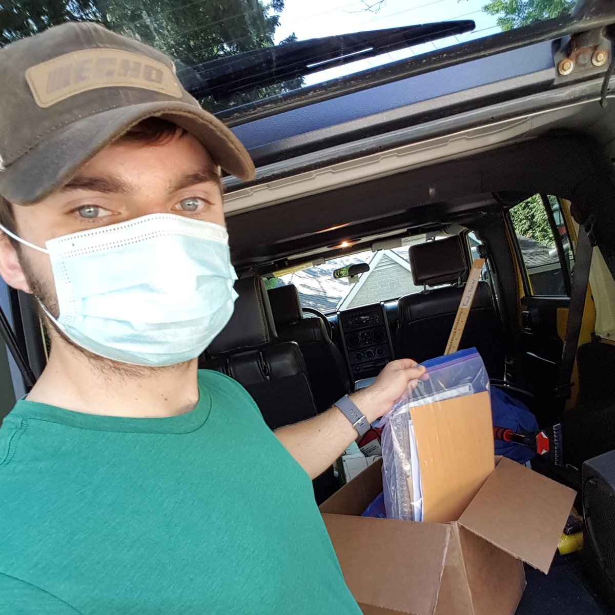 SSEA_SSRAP's tweet photo. #TeamSSEA elves made successful #citizenscience kit deliveries! Find out more about #ShoreWatch and #StreamWatch at https://t.co/sGtAKBYnRI. Thanks to all our #volunteers, we’re excited to see your data! #GreatLakes #SevernSound https://t.co/lbDILTqwF2
