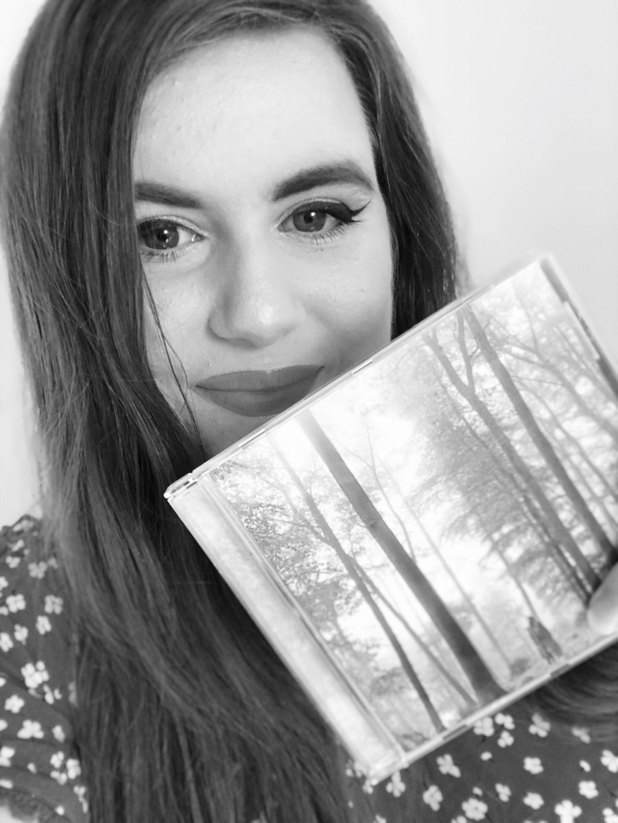 flickeringhere's tweet photo. “I had a marvellous time ruining everything” ✨🥺✨🌲

finally get to hold my favourite album 🥺✨ #folklore @taylorswift13 @taylornation13 https://t.co/8JqXCd9iEI