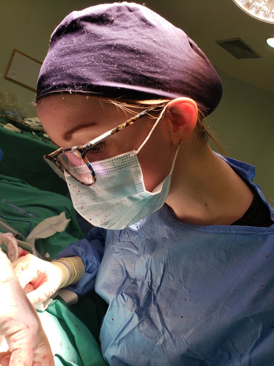 Tell us about role models in #trauma #surgery, this is mine <a href="/AnaliaZinco/">analia.zinco</a> !!! <a href="/WomenSurgeons/">WomenSurgeons</a> <a href="/womeninsurgery/">Women in Surgery</a> 
#ILookLikeASurgeon 
#MedBikini #MedTwitter #SoMe4Surgery <a href="/Me4Trauma/">SoMe4Trauma</a>