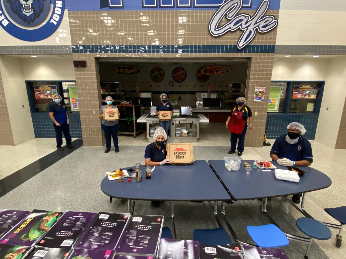 Edinburgcisd's tweet photo. A big THANK YOU to Dairy Max and dairy farmers for donating pizzas to our wonderful staff from the Child Nutrition Department, who are providing healthy meals to our children through the @Edinburgcisd Curbside Meal Pick Up Program. #ConnectwithECISD #ECISD #dairyamazing https://t.co/GKYBrO1pg7