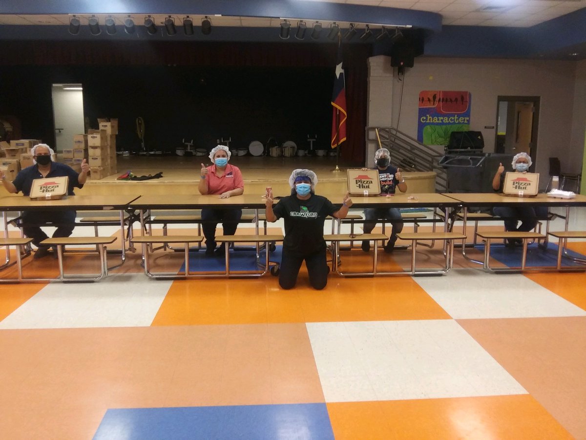 Edinburgcisd's tweet photo. A big THANK YOU to Dairy Max and dairy farmers for donating pizzas to our wonderful staff from the Child Nutrition Department, who are providing healthy meals to our children through the @Edinburgcisd Curbside Meal Pick Up Program. #ConnectwithECISD #ECISD #dairyamazing https://t.co/GKYBrO1pg7