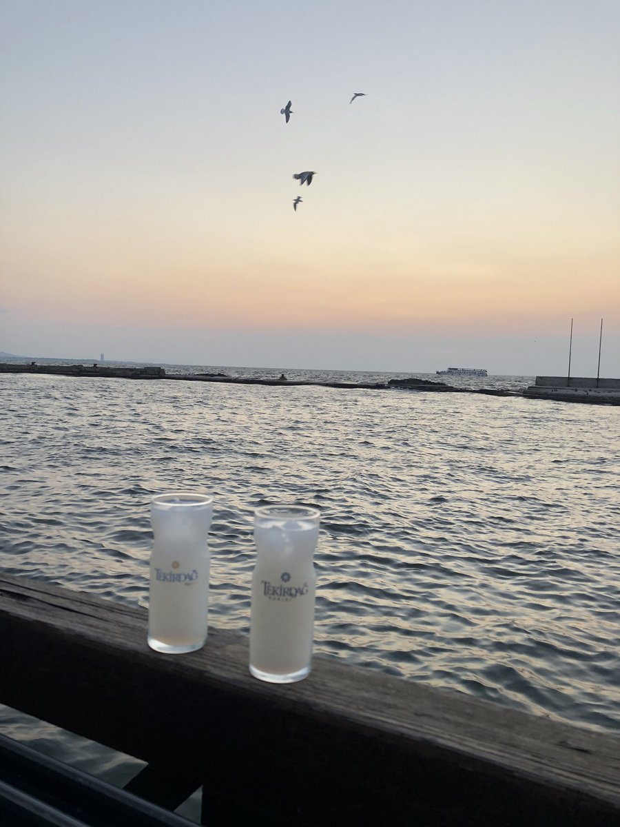 canercinarr's tweet photo. Çok güzelsin lan #izmir https://t.co/kgCvHSx5Ga