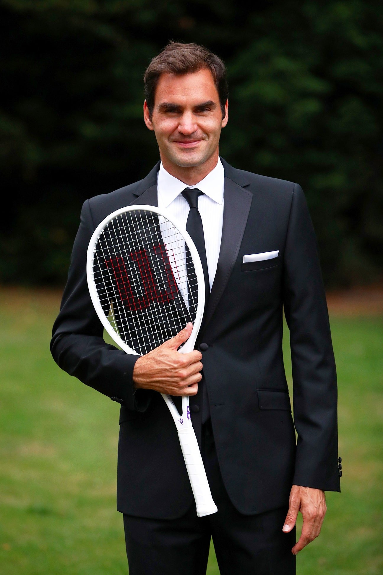 Roberto Rodríguez M. (Usa el tapabocas) on Twitter: "Tal día como hoy, en 1981, nace el tenista y filántropo suizo Roger Federer. Es profesional desde 1998.… "