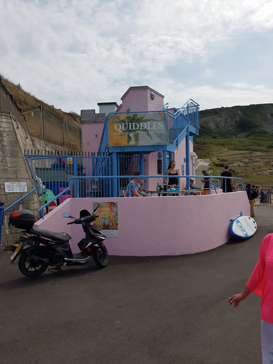 paddyv07's tweet photo. Not a bad place for lunch today, highly recommended.
#quiddles
#chesilbeach
#portland
#dorset https://t.co/A7mLjaW97R