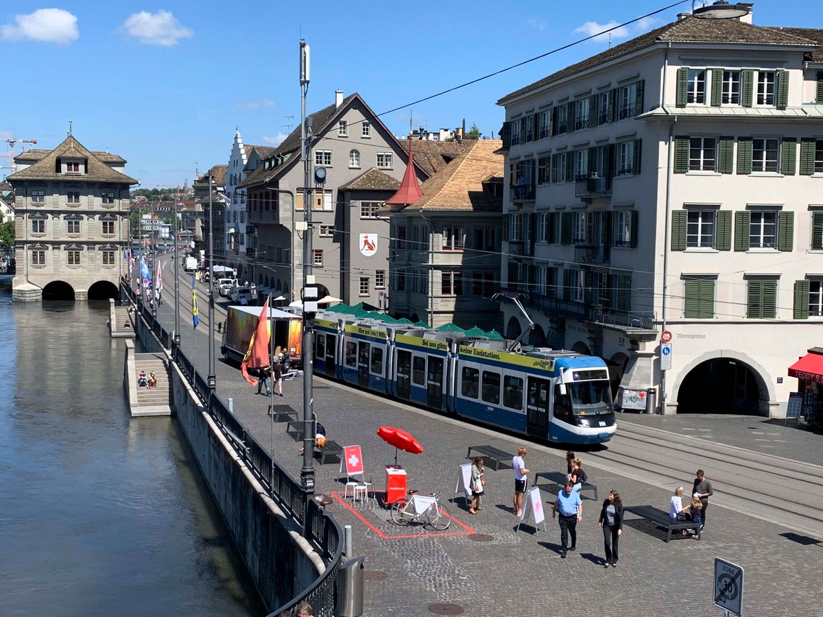 nexpo2028's tweet photo. 1 Woche #NEXPLORER Umfrage | 🚲3 Stops auf unserer Roadshow in Lausanne, Zürich & Luzern | 🔮Viele Möglichkeiten, um gemeinsam die Zukunft der Schweiz zu gestalten. Jetzt an der NEXPLORER Umfrage teilnehmen: https://t.co/QwQWpJyM0p #nexplorer #nexpo28 #Switzerland https://t.co/cBiyeYMkO5