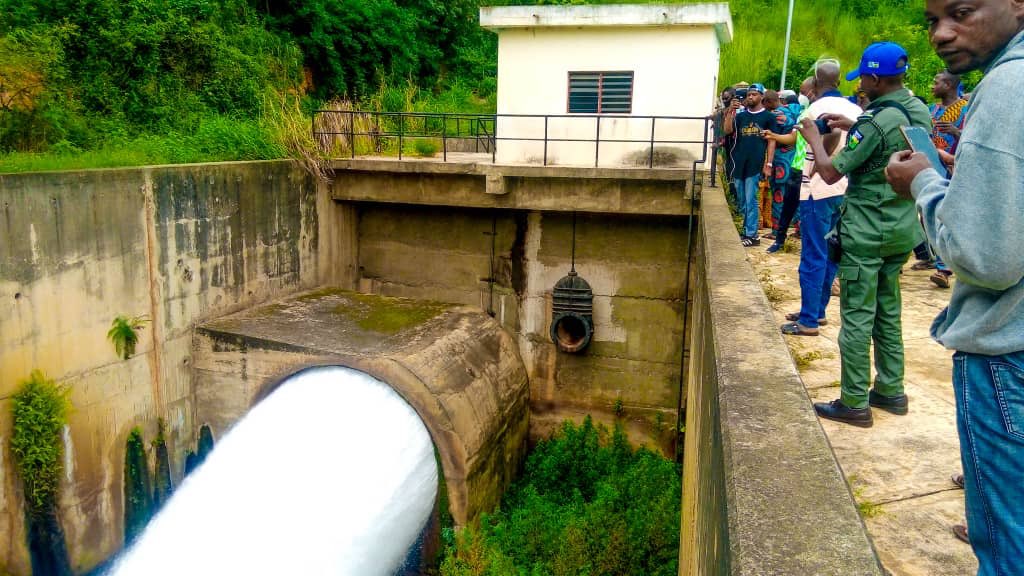 ShinaPeller's tweet photo. I paid a visit to the abandoned Ikere Gorge Dam project situated in Iseyin Local Government of Oyo State. 
#Thread https://t.co/5gM4zbmql6