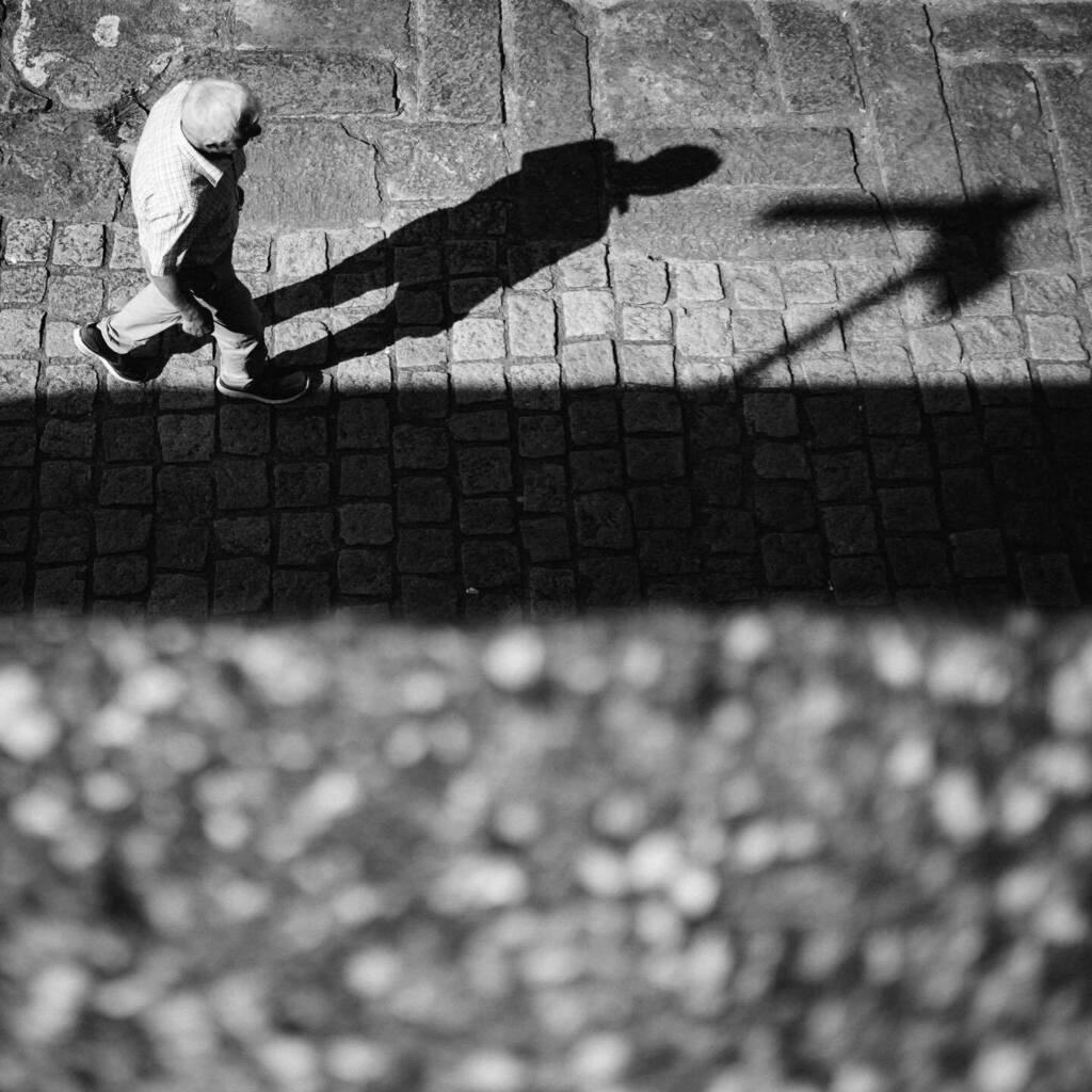 What direction? —
.
.
.
.
.
#capturestreets #artofart #peraphotogallery #rayoflight #blackandwhite #streetphotographer #soulofstreet #zonestreet #35mmstreetphotography #life #contemporaryart #friendsinstreets #streets_storytelling #lightandshadow #lenscu… instagr.am/p/CDoxeUOpPzg/