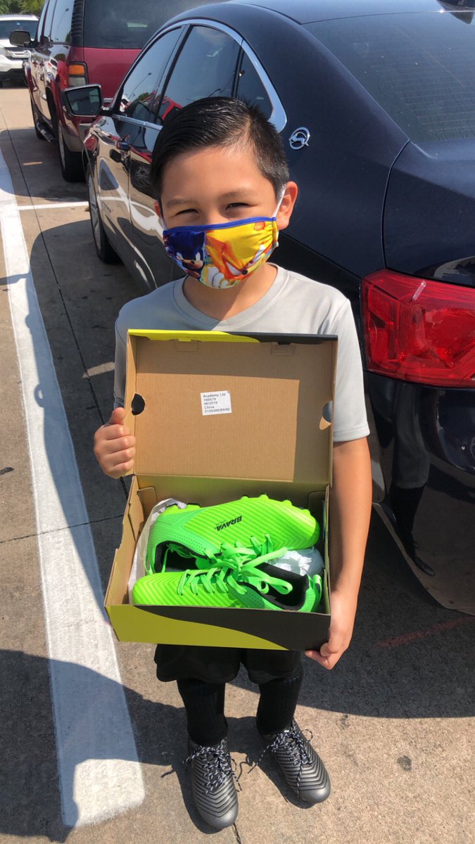 Ms_Araiza's tweet photo. G is for bright Green soccer shoes! He’s ready for next weekend’s soccer tournament! ⚽️ #ThompsonSummerABCs https://t.co/1ivnw8WI7d