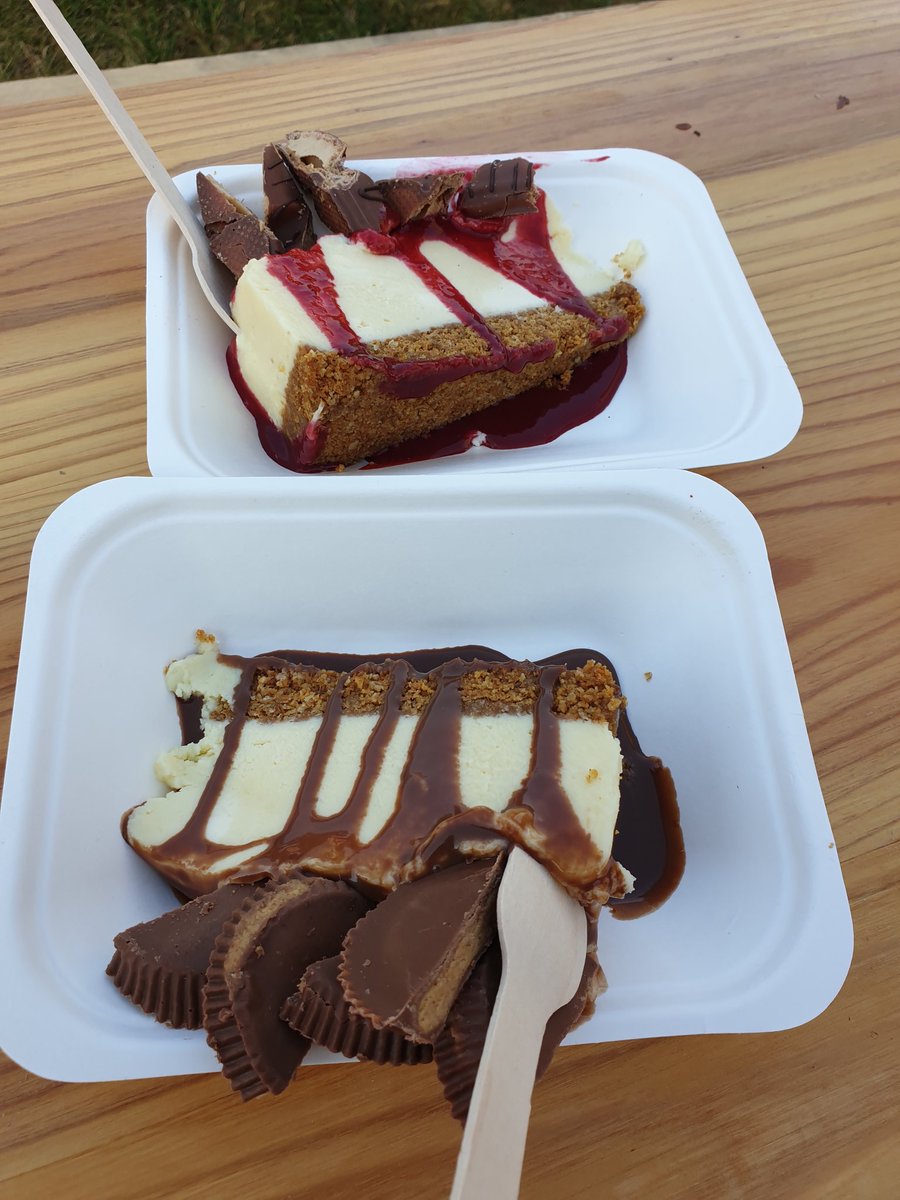 Finishing off with <a href="/CheesecakeUrban/">Urban Cheesecake</a>. Beer tonight has been provided by <a href="/ChurchFarmBrew/">Church Farm Brewery</a>. What an amazing time we have had here at <a href="/WarwickCastle/">Warwick Castle</a> with <a href="/DigbethDiner/">Digbeth Dining Club</a>, we always love a DDC event #stuffed #foodporn #beers #perfectsummerevening