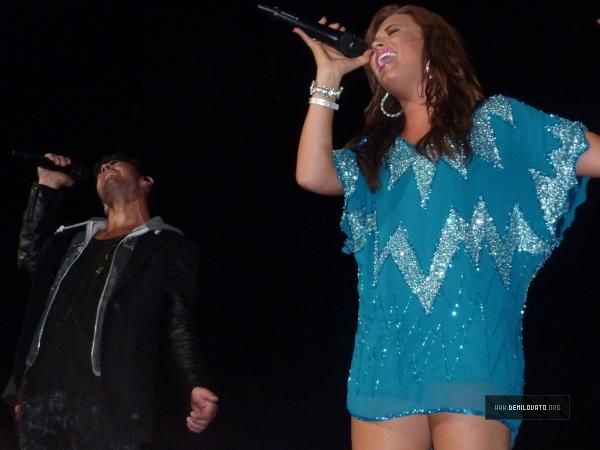 throwbackIovato's tweet photo. August 8, 2010: Camp Rock World Tour - Verizon Wireless Music Center, Noblesville IN https://t.co/jqAVd2sLvC