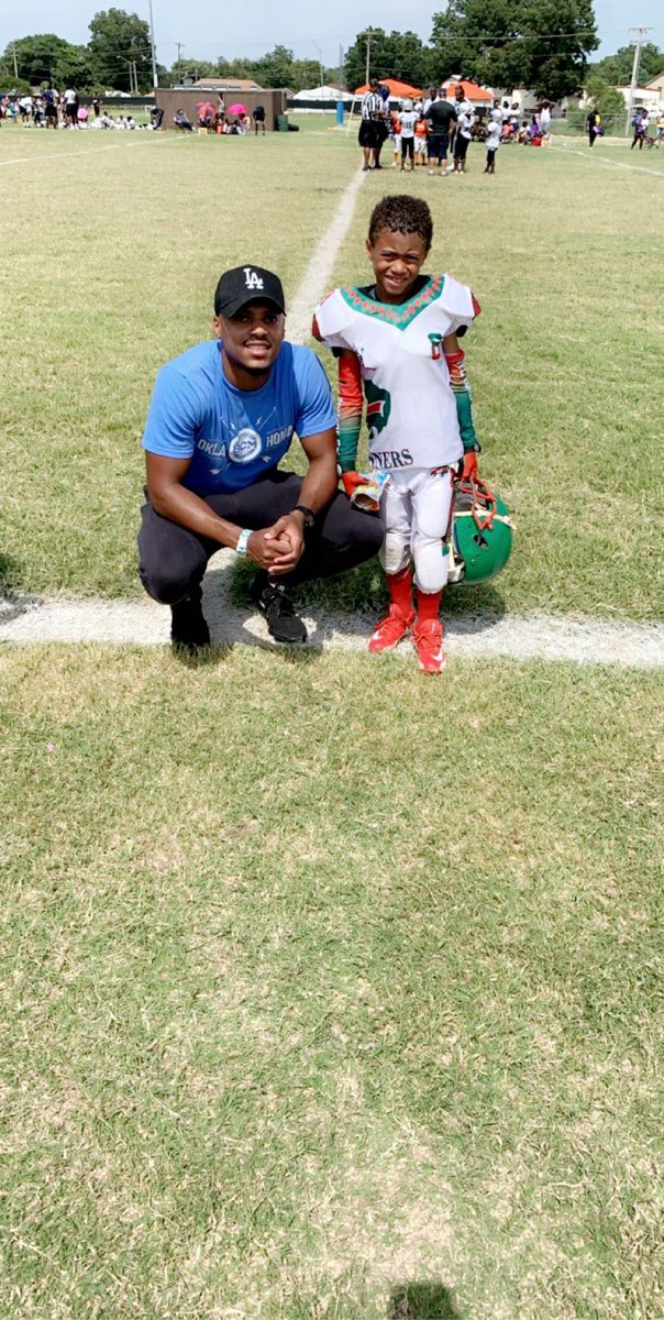 __JJsanders's tweet photo. My little hitta💪🏾 keep doing your thing nephew! #Eatorget8 https://t.co/U1X5he97GP