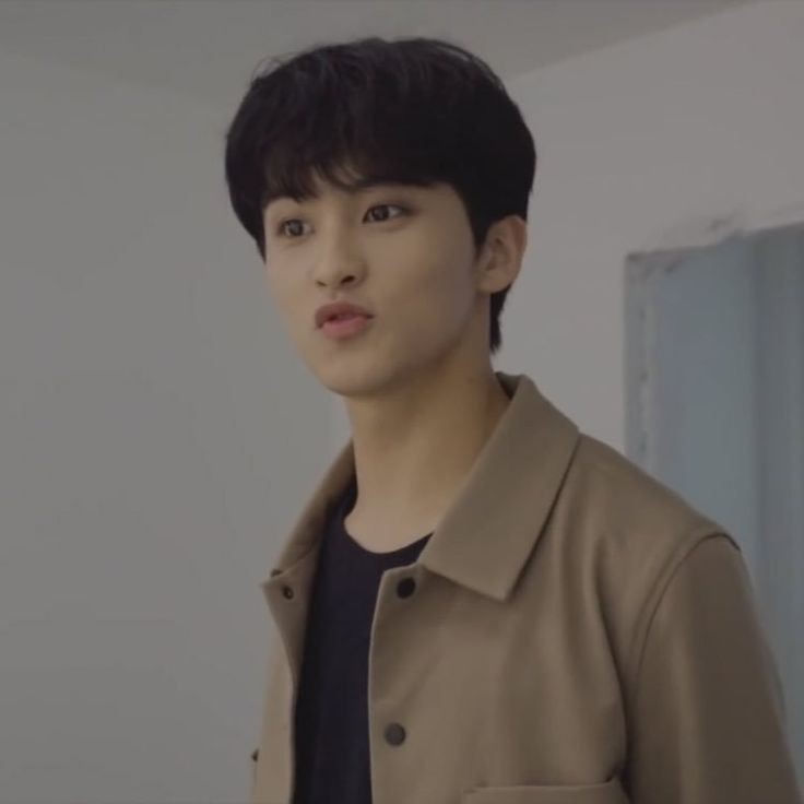 • Honestly why wouldn't you??? Like ??? Look at him???