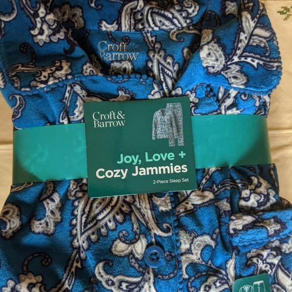 So good I had to share! Check out all the items I'm loving on <a href="/Poshmarkapp/">Poshmark</a> #poshmark #fashion #style #shopmycloset #newyorkcompany #bcbgeneration #croftbarrow: posh.mk/BEES94unN8