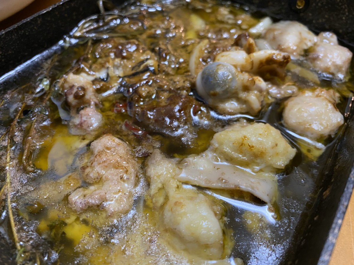 はる タコ三昧 お刺身 ナムル カルパッチョ そして内臓のアヒージョ タコの肝めっちゃ美味しいよー