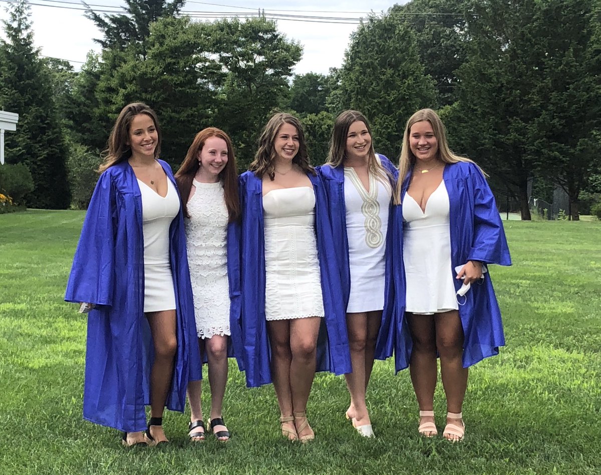 kmacgrade4's tweet photo. “Every new beginning comes from some other beginning’s end.” It’s been a great ride and today was a perfect ending for the start of a new journey. Thank you @LandmarkSchool for a wonderful send off for the Class of 2020 💙💛 #graduationparade2020 https://t.co/b5T6OyFqpe