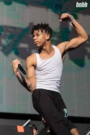 justapersonri's tweet photo. no offense but @Nlechoppa1  kinda looks like a monkey in this left pic and jay z on the right https://t.co/DiaySVptON