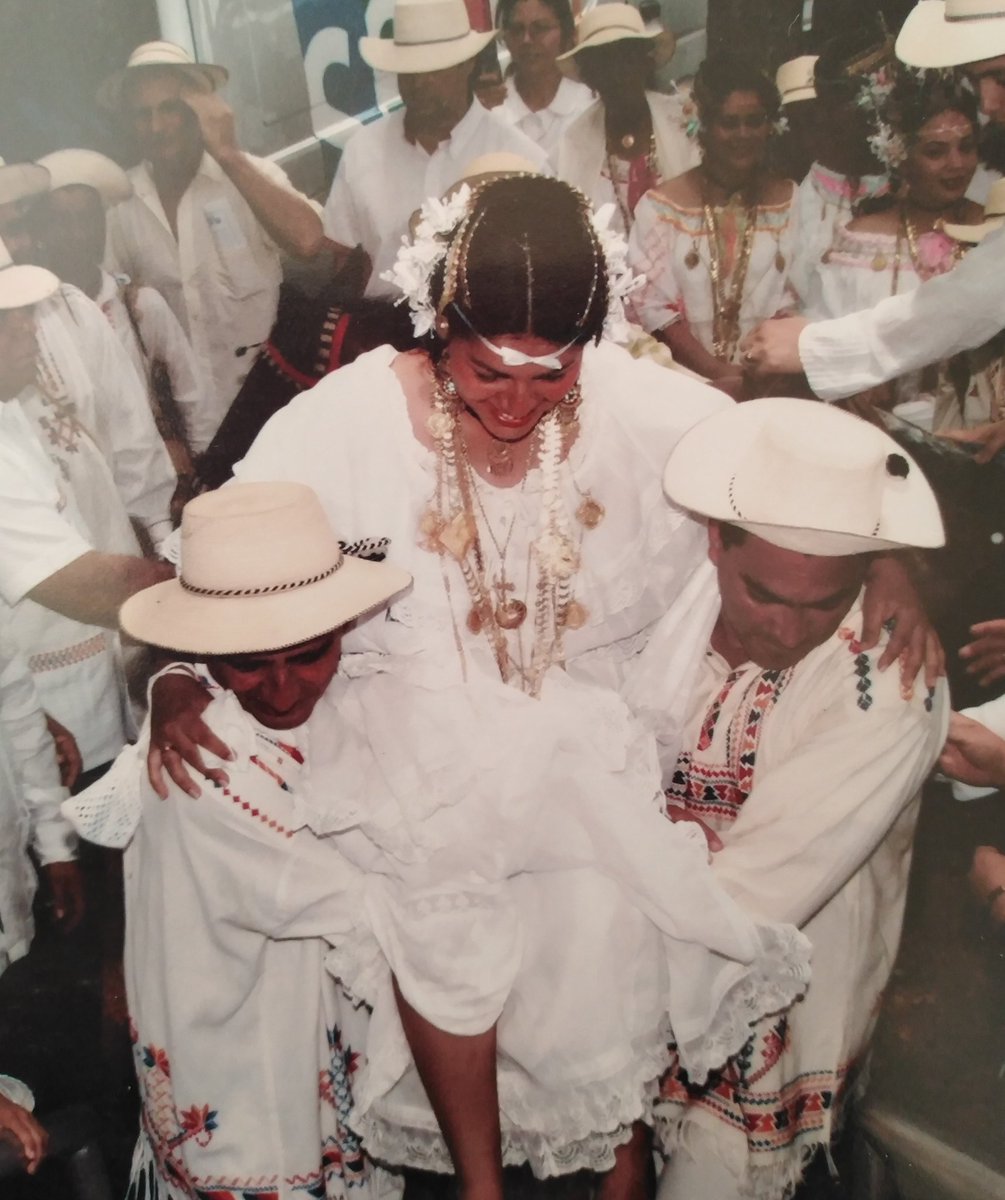Leydis1328's tweet photo. @hechoenpma Lindo recuerdo ya que fue quien me cargó en sus brazos para mi Matrimonio Campesino en Ocú #Graciaskendall https://t.co/oQtUwdnhHq