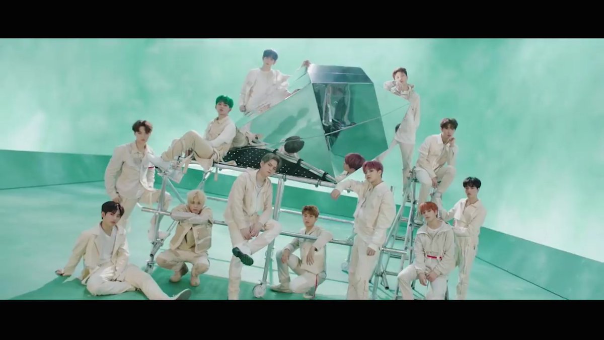 Okeh lanjut, disini treasure udh menyelesaikan project pertama mereka yaitu buat diamondDan diamondnya di taro di panggung untuk siap di gunakan