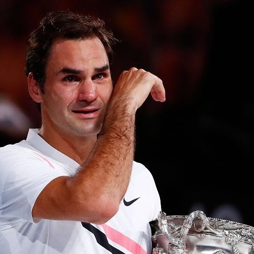 AceSaque's tweet photo. Por cada lágrima, triunfo, derrota, esfuerzo y ejemplo ¡Gracias @rogerfederer, simplemente GRACIAS! ❤️

📸: Times Live

#Federer #ATPTour #tenis #ausopen2018 https://t.co/7jUKc36T3B