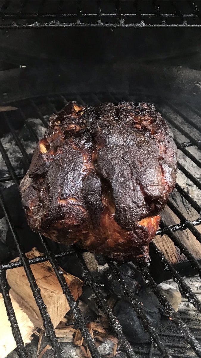CoachScott34's tweet photo. #buttlife #pigbutts #fineswine https://t.co/6zLR5kWEvQ