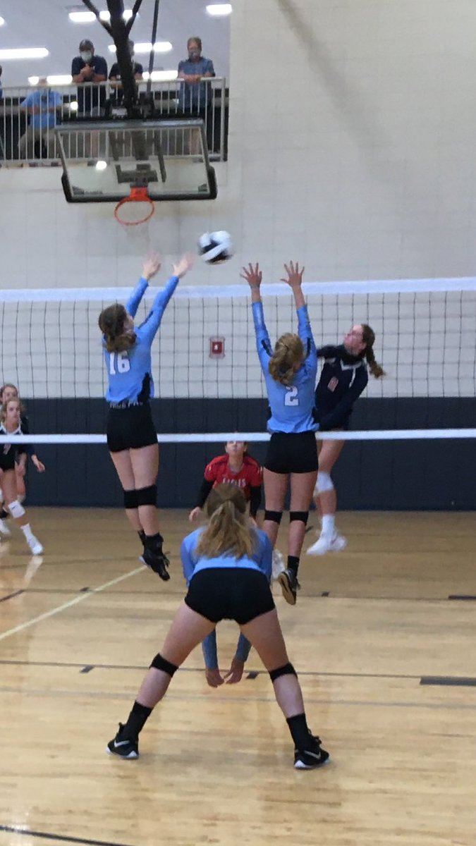 mark_a_cameron's tweet photo. Fun day getting to watch Mal play V-Ball. #SchoolBallIsTheBestBall https://t.co/tXKRUVAtLz