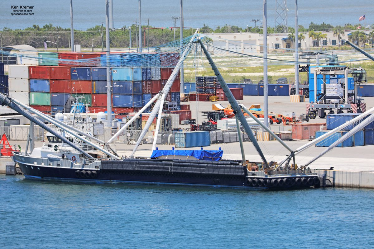 ken_kremer's tweet photo. Fairly intact fairings arrived @PortCanaveral this AM from #SpaceX #Starlink launch Aug7. Both halves on deck twin fairing boats #GoMsTree & #GoMsChief this PM w/catch nets rigged after scooping from Ocean. No crane crew in view. 5x launched/landed #Falcon9 back soon atop #OCISLY https://t.co/PxplQDE9rh