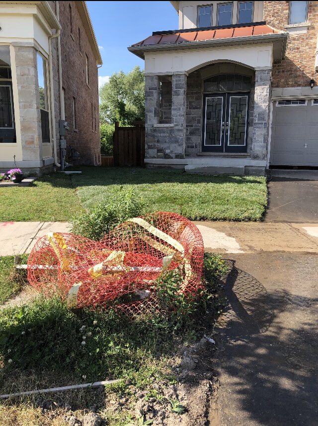 Anabela_Neves's tweet photo. And more days passing, now over a year &amp; Rogers thinks this is OK. To have a liability hazzard on my front lawn. Rogers keeps saying they will escalate this and nothing yet.  No more false promises, we have now reached out to Pat Foran at CTV News @RogersHelps https://t.co/yobLxDFpvu