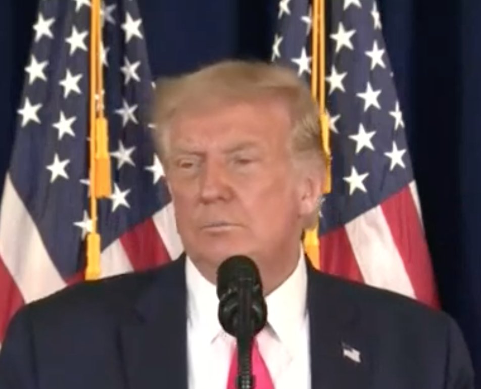 9/ Just prior to Ms. Reid saying, "you said", Trump pulls his torso backward (signaling his repulsion for Ms. Reid). He has a second, longer-lasting (macroexpression) of contempt — again, overlying his disgust.