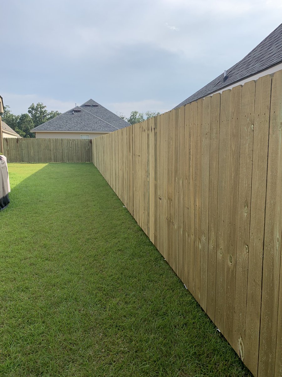 199ft of fence and 2 gates later we have a beautiful piece of carpentry and a happy customer!! #B&amp;Bfencing