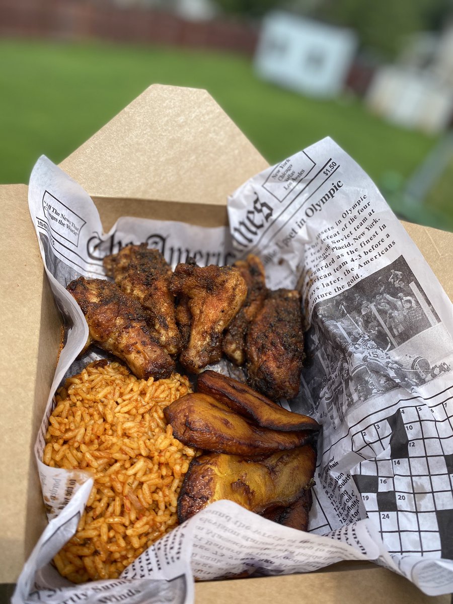 Nedu_bahdguy's tweet photo. SuyaBoyz x EduEats edition. @TemiJemi 

Menu: Jollof and grilled chicken Suya with Suya boyz sauce in a pineapple bowl.
Jollof with plantain and Suya wings https://t.co/elW9vgYGSf
