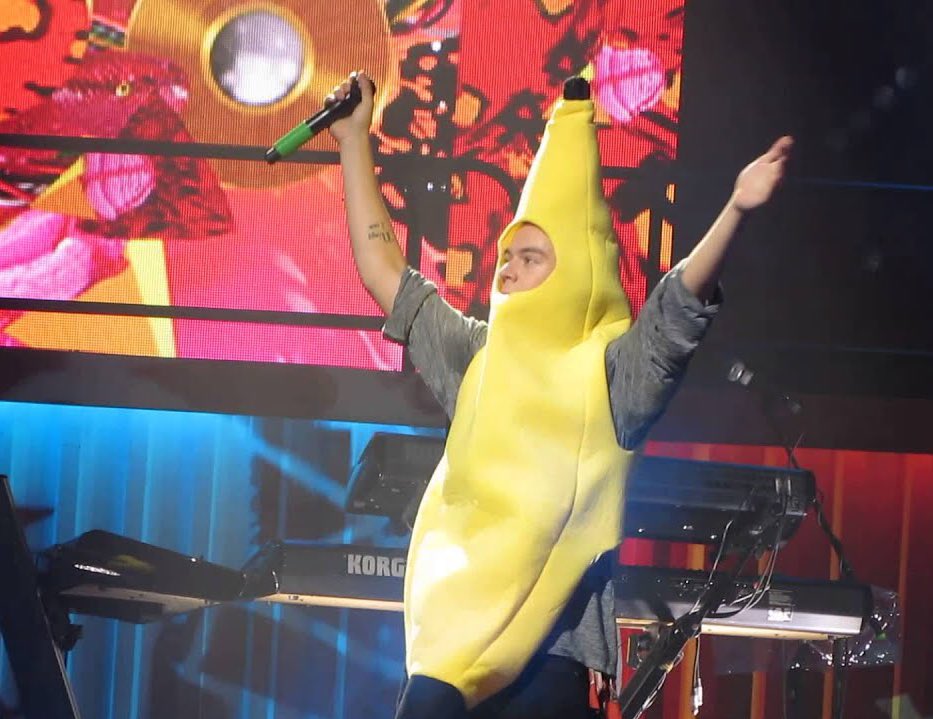 Harry Styles as Bob from Minions, a thread