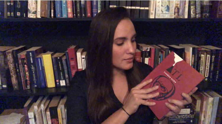 Leamos_Un_Poco's tweet photo. Hola, amiguitos, hoy en las recomendaciones del canal #DeLectorALectorPodcast les hablo de «Yo soy Atl» de Carmen Haro, publicado por @textofilia y fue el libro del mes en @mexicolector para #LectorIndependiente. Hay bloopers al final. 🥴
📽 https://t.co/0EqjM8YBUT https://t.co/g40UpoTP3V