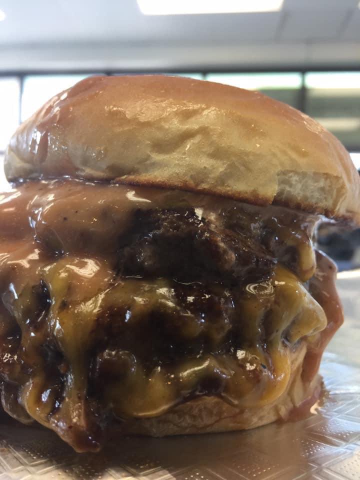 BeerGrowlerWS's tweet photo. Sat is about to get even better w/ @food_freaks_nc! Grab some napkins & get here hungry! #336beer #TriadBeer #NCbeer #wsbeer #myws #localwsnc #wsnc #tbgws #drinkNCbeer #nccraftbeer #StateofSouthernBeer #drinklocal #supportlocal #drinkcraft #localbeer #ncbeerpride #independentbeer https://t.co/pQBEeFSqjN