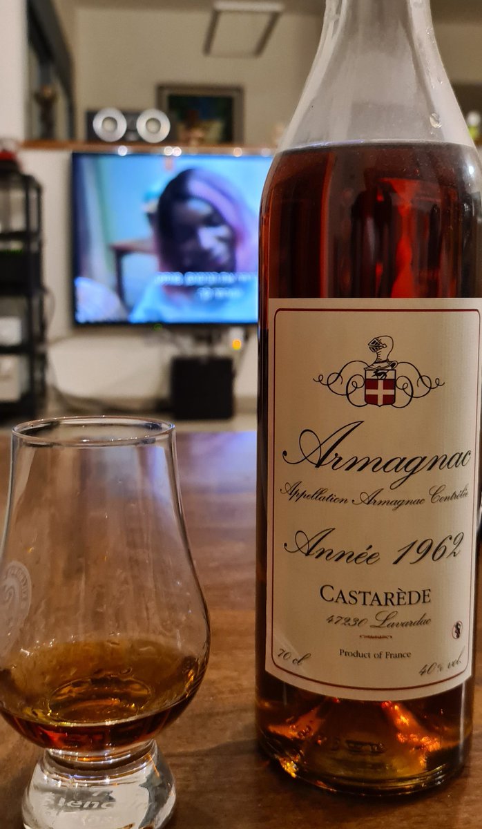 lutski's tweet photo. קצת ארמניאק וקוניאק לסיום הערב.
#armagnac #cognac @WmCadenhead #grosperrin #castarede https://t.co/ei29nc8Q2S