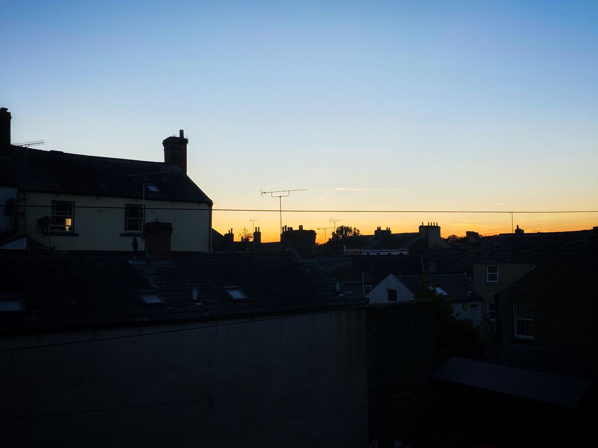 Amy Forrester (@amymayforrester) on Twitter photo 08/08/2020 20:03:45 The sky has a perfect pastel blend 😍 The sky has a perfect pastel blend 😍