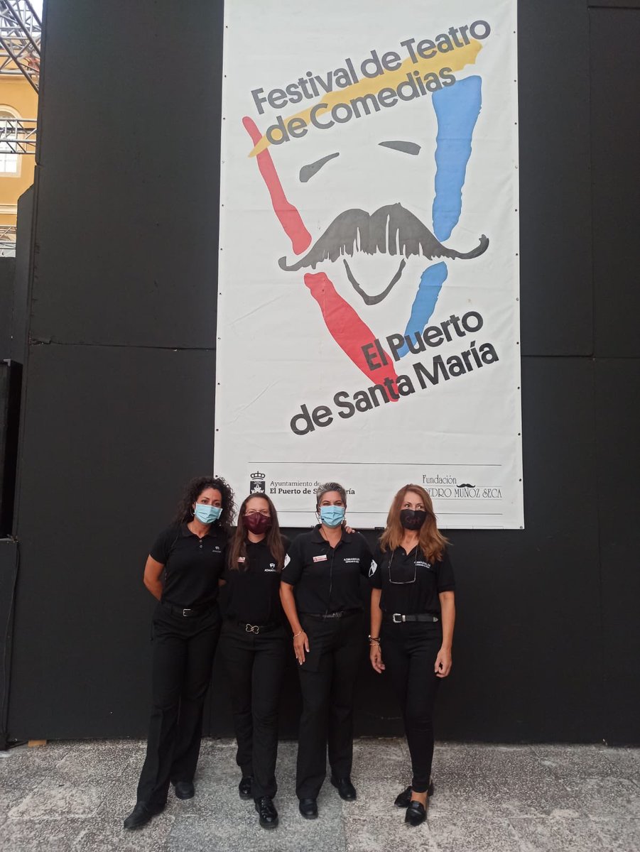 AmlAsmarklin's tweet photo. Nuestro equipo de acomodación en el Festival de Teatro de Comedias. El Puerto de Santa María (Cádiz) https://t.co/dWEHmLjixH