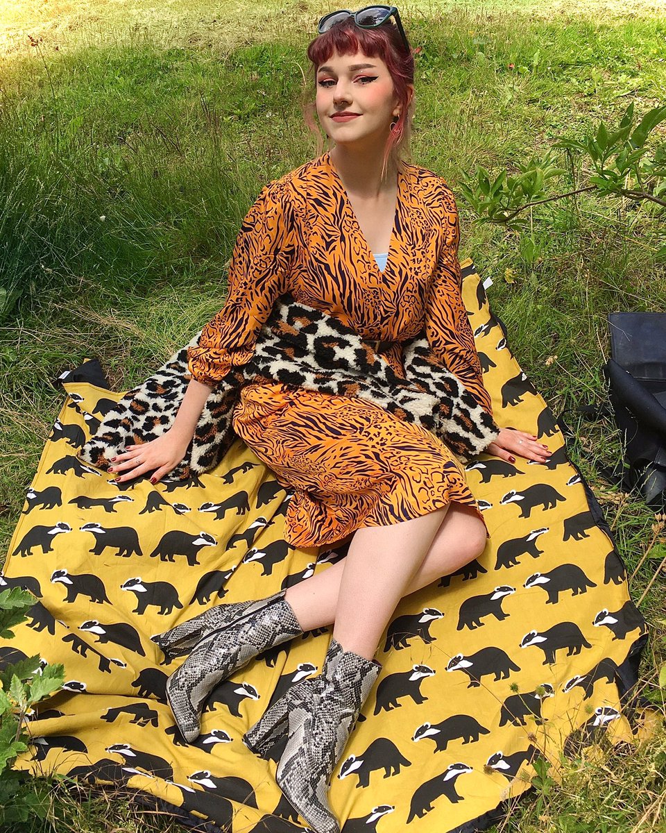 Animal prints, not animal skins ❌🐯🐍🦓🐆🦡 

Super epic boots from Beyond Skin (cool vegan slow fashion brand) 🖤👢👞