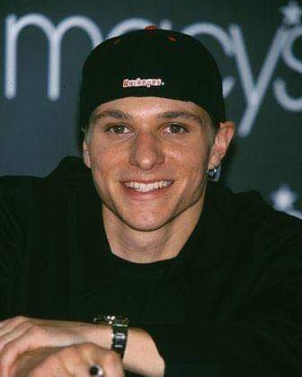 Happy birthday to 98degrees Drew Lachey 