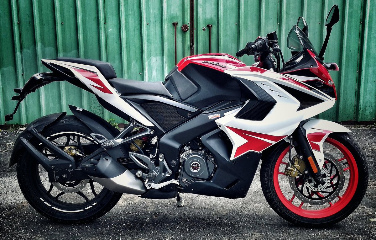 iamabikerdotcom's tweet image. Who all here thinks the Pulsar RS 200 needs a design update? 🧐
#pulsarrs200 #pulsarrs #rs200 #pulsar200rs #pulsar #bajaj #iamabiker