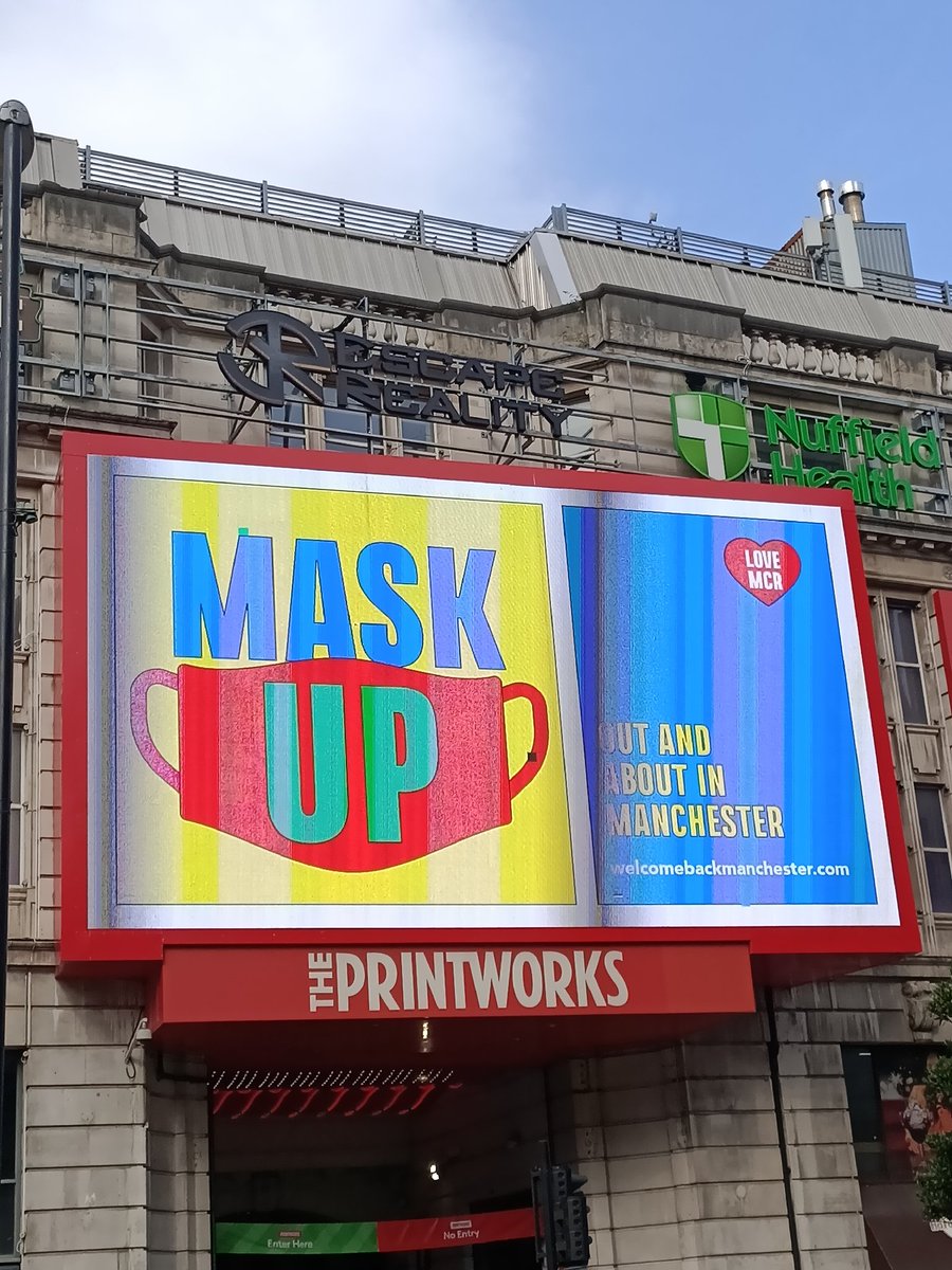 ShaunFarrelly's tweet photo. Well, it would be rude to argue with a big electronic billboard 🤭

Still, important message, wear a mask

#Manchester #WelcomeBackManchester #WearAMask #WearAFacemask #Facemask #FacemaskSelfie #StaySafe https://t.co/9HUGxIAU4p