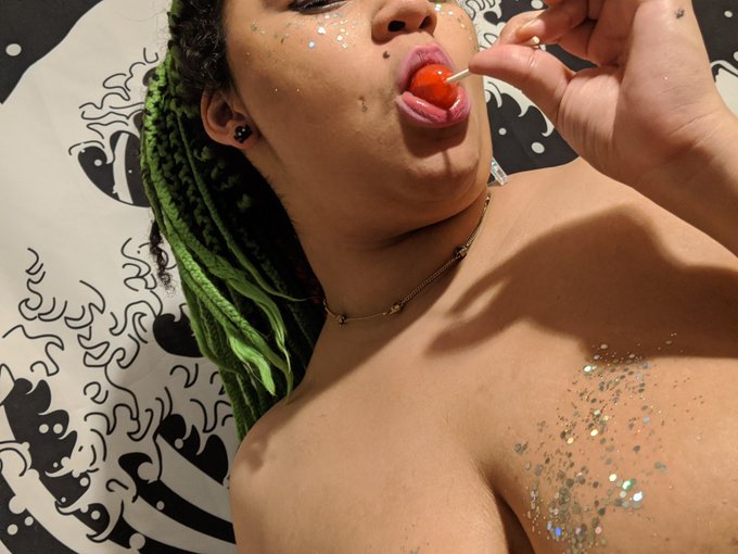 hey since it's #VoreDay who would like to be my prey?  *I have an oral fixation* https://t.co/qG6v2B<a href="/tag/voreday"class="tags">#VoreDay</a>